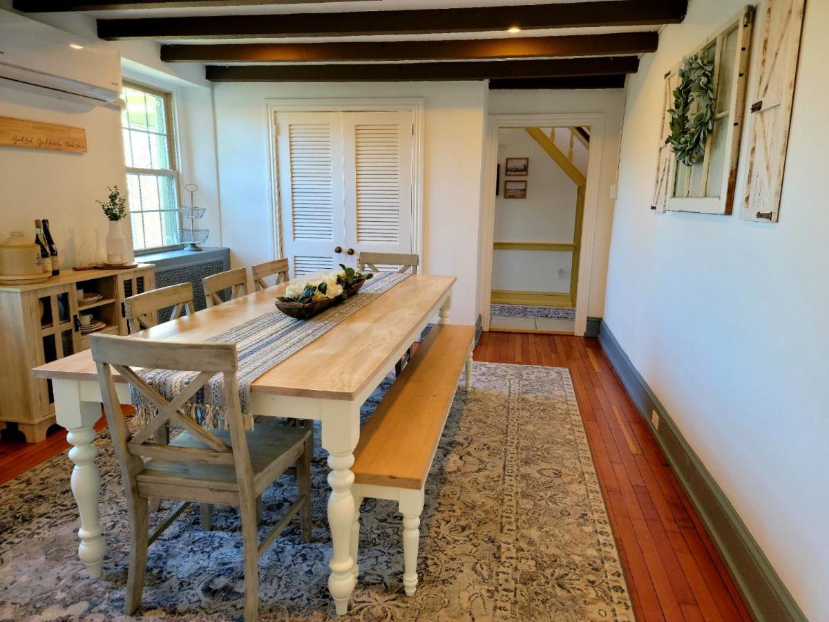 Downingtown Manor - 1900S Farmhouse With Creek Views Екстер'єр фото